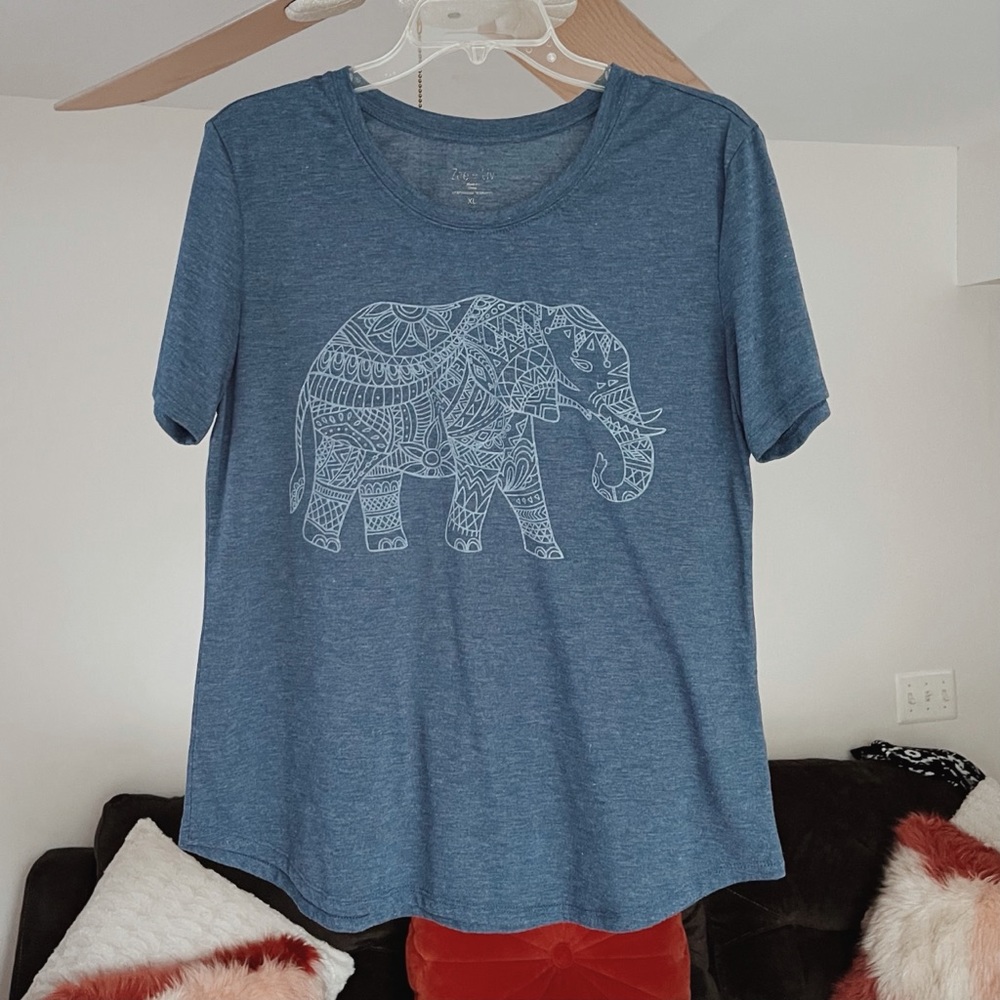 Zoe+Liv Navy Blue Elephant Graphic T-Shirt